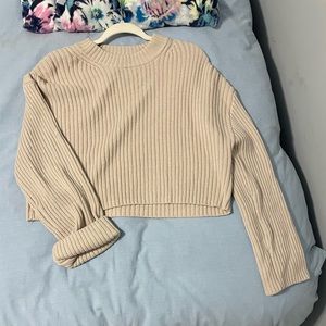 H&M cream cropped sweater